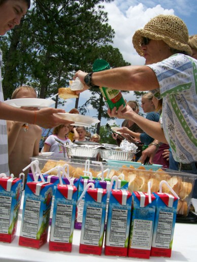 feeding children at Bethel House
